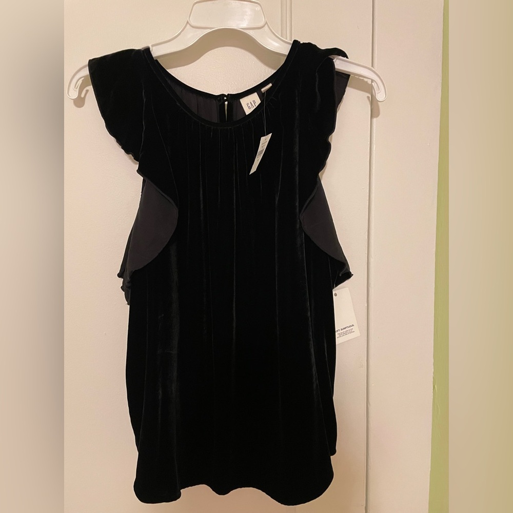 NWT Black Velvet Women’s Medium Top Flutter Sleeve